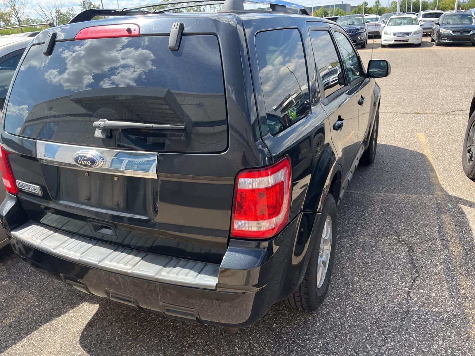 Thumbnail: 2011 Ford Escape - 15