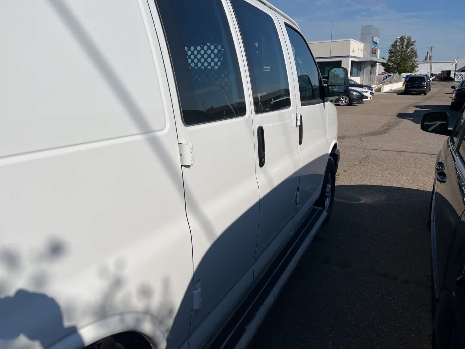 Thumbnail: 2023 GMC Savana - 16