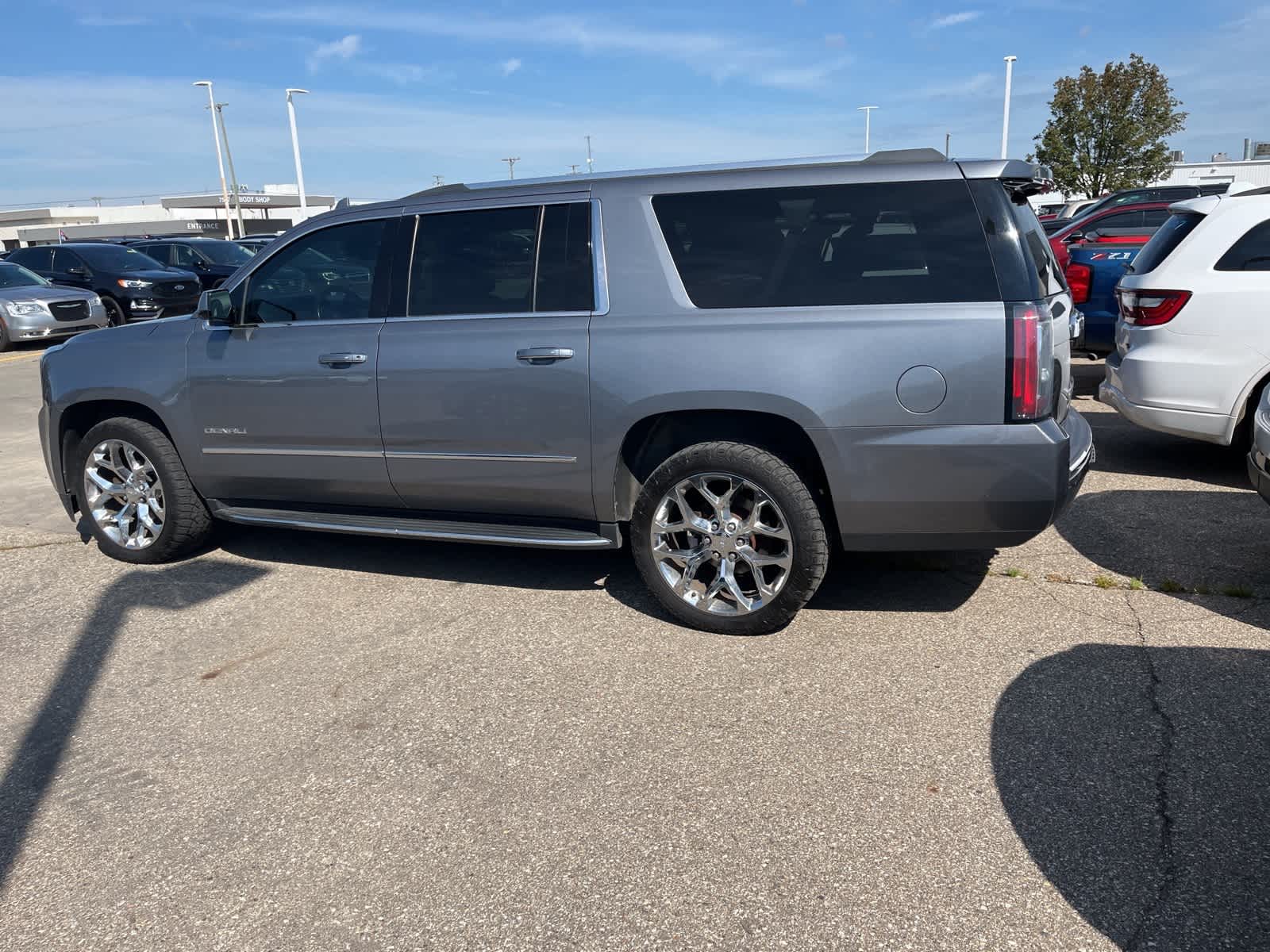 Thumbnail: 2018 GMC Yukon XL - 8