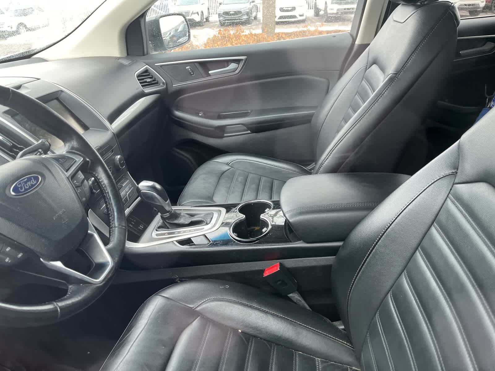 Thumbnail: 2015 Ford Edge - 25