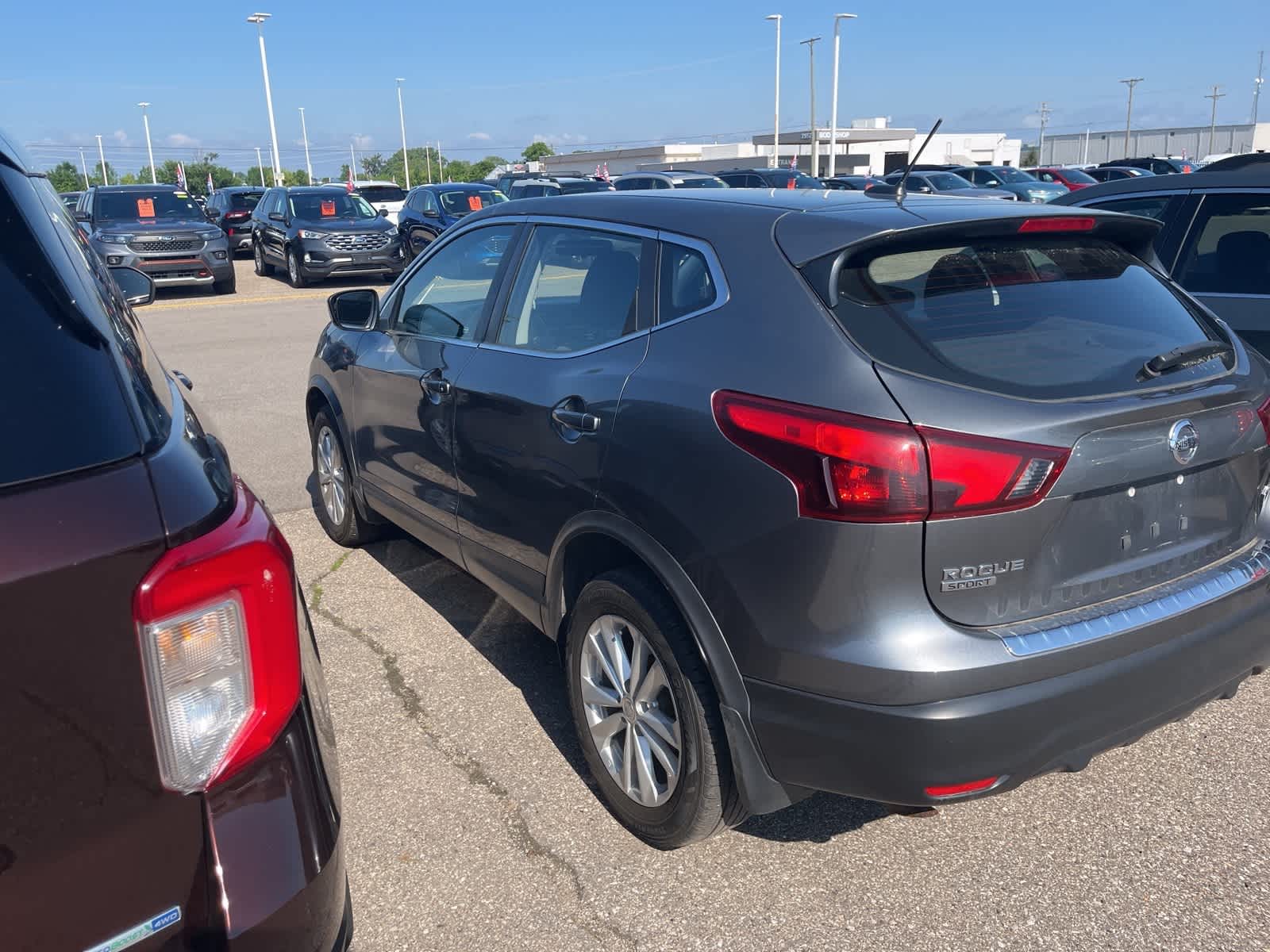Thumbnail: 2017 Nissan Rogue Sport - 9
