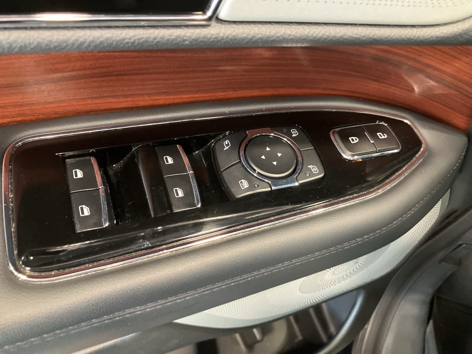 Thumbnail: 2023 Lincoln Navigator - 16