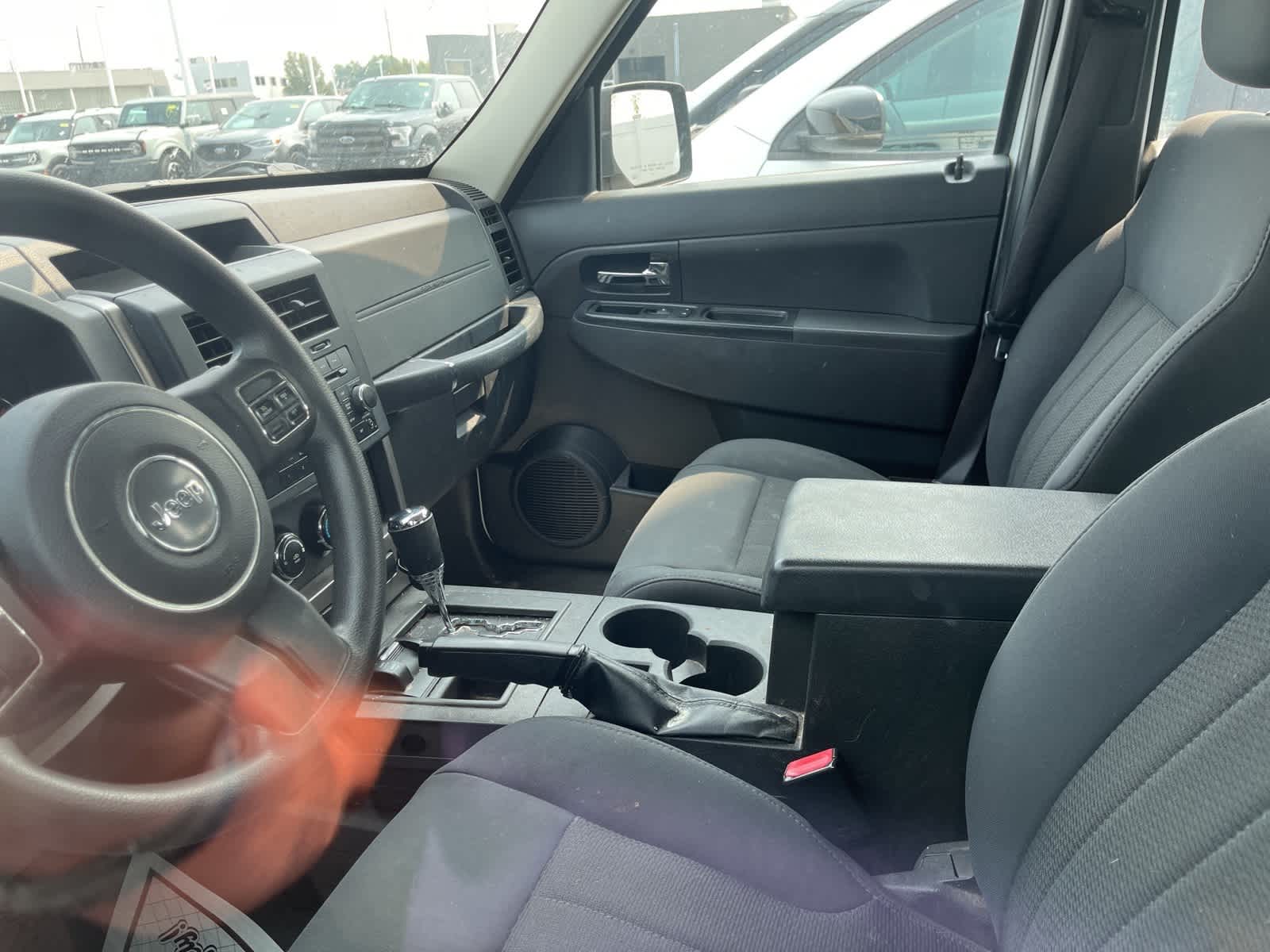 Thumbnail: 2012 Jeep Liberty - 21