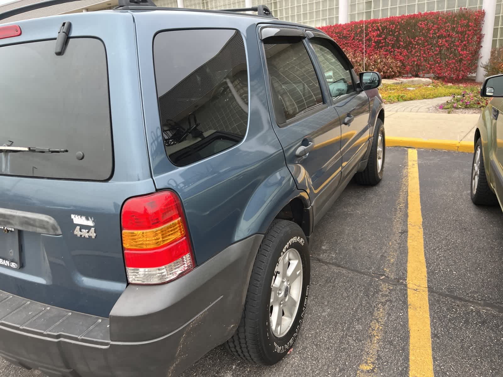 Thumbnail: 2005 Ford Escape - 18