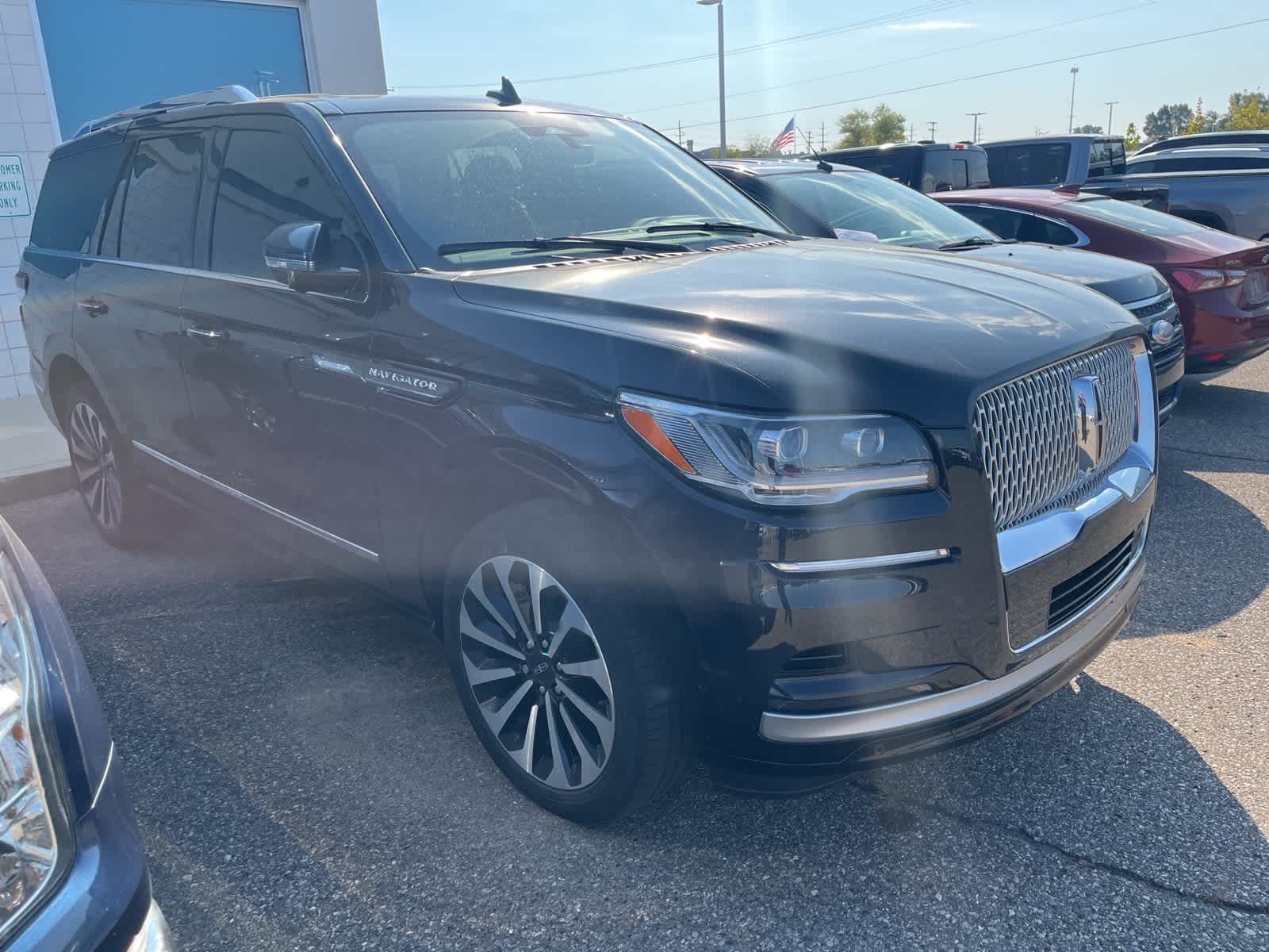 Thumbnail: 2023 Lincoln Navigator - 17