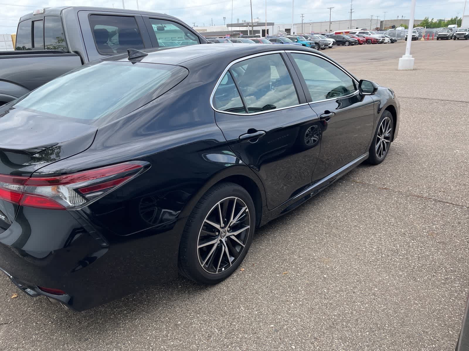 Thumbnail: 2023 Toyota Camry - 14