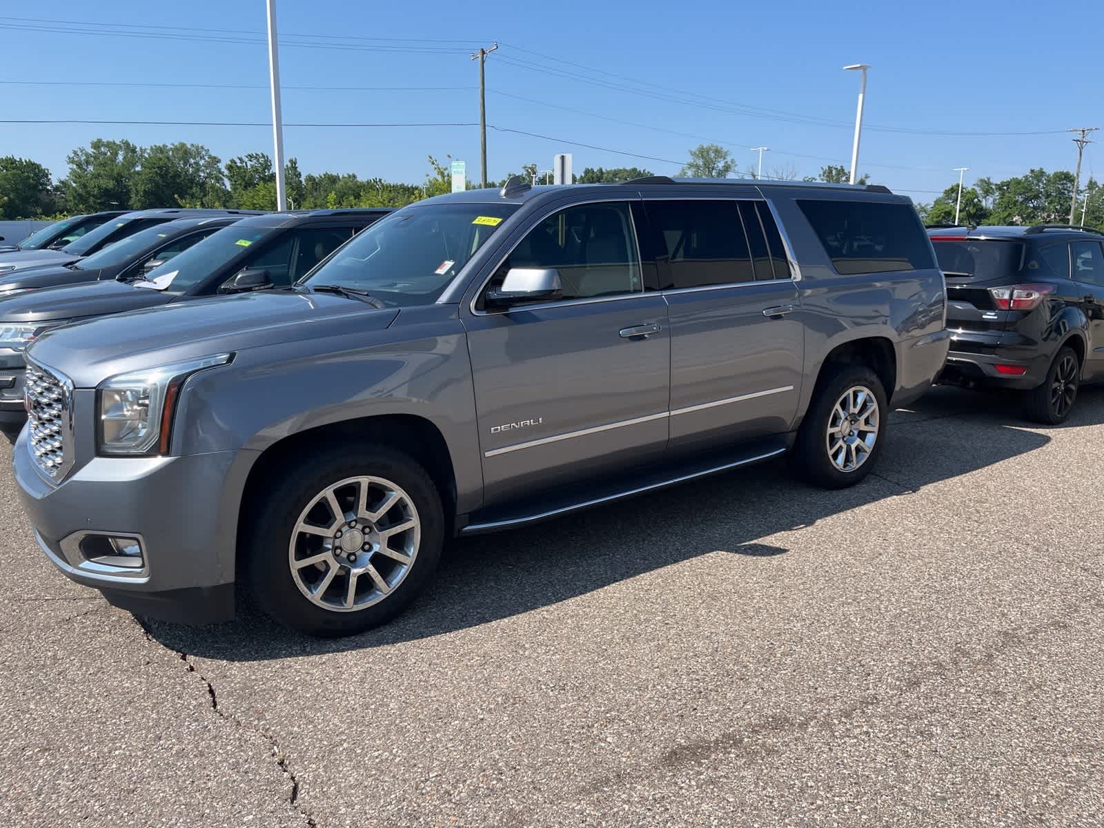 Thumbnail: 2018 GMC Yukon XL - 4