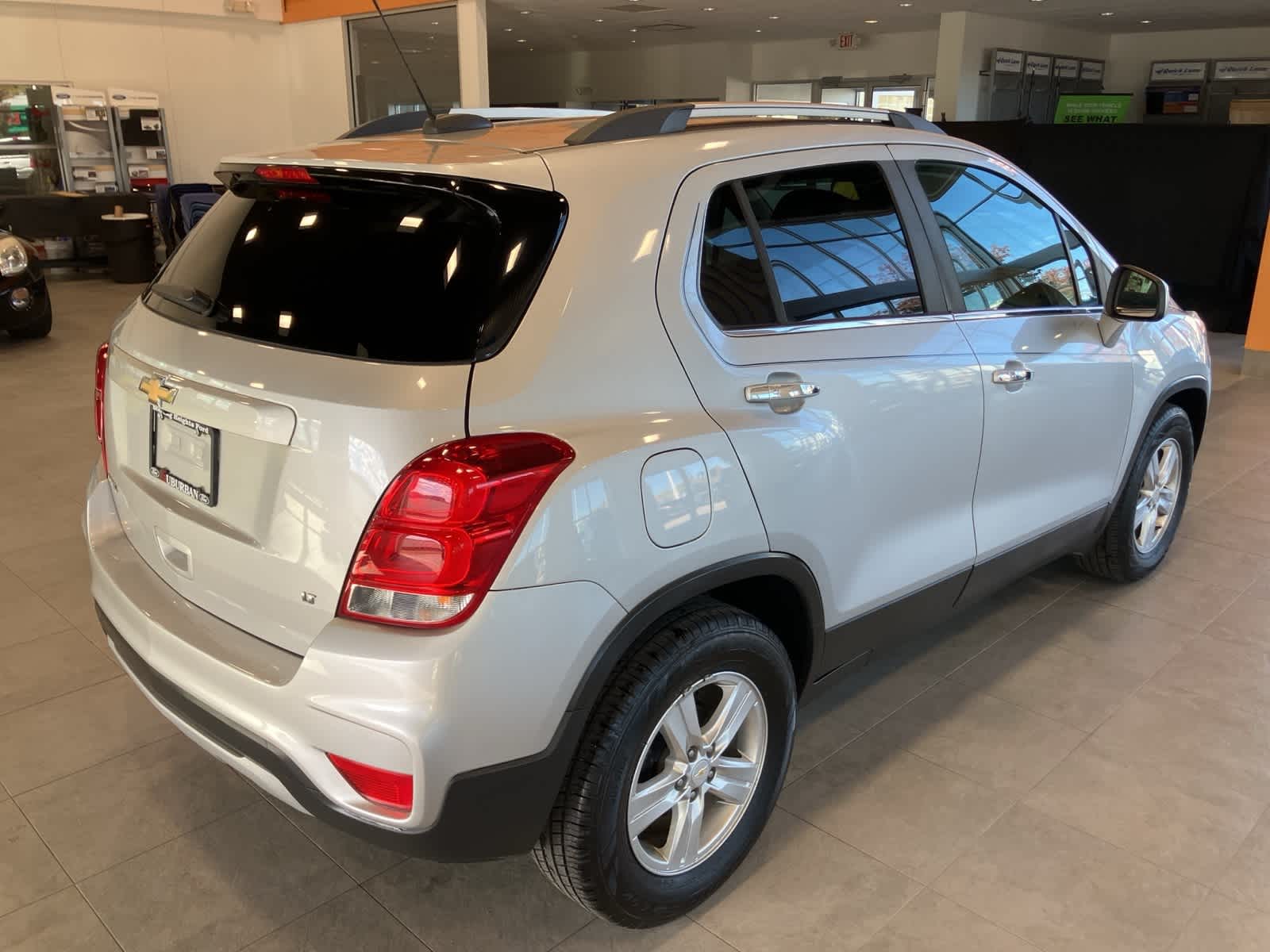 Thumbnail: 2017 Chevrolet Trax - 5