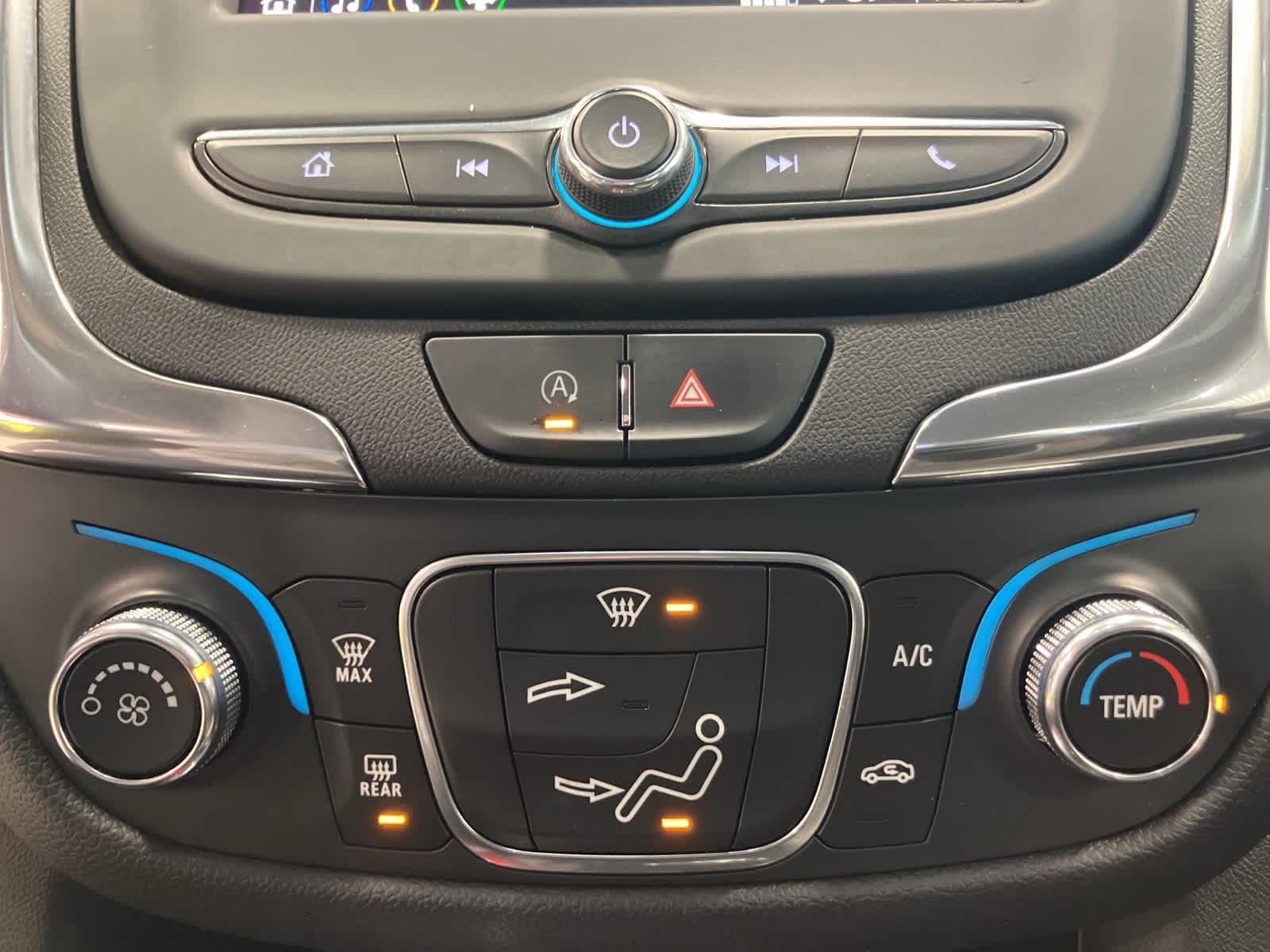 Thumbnail: 2022 Chevrolet Equinox - 18