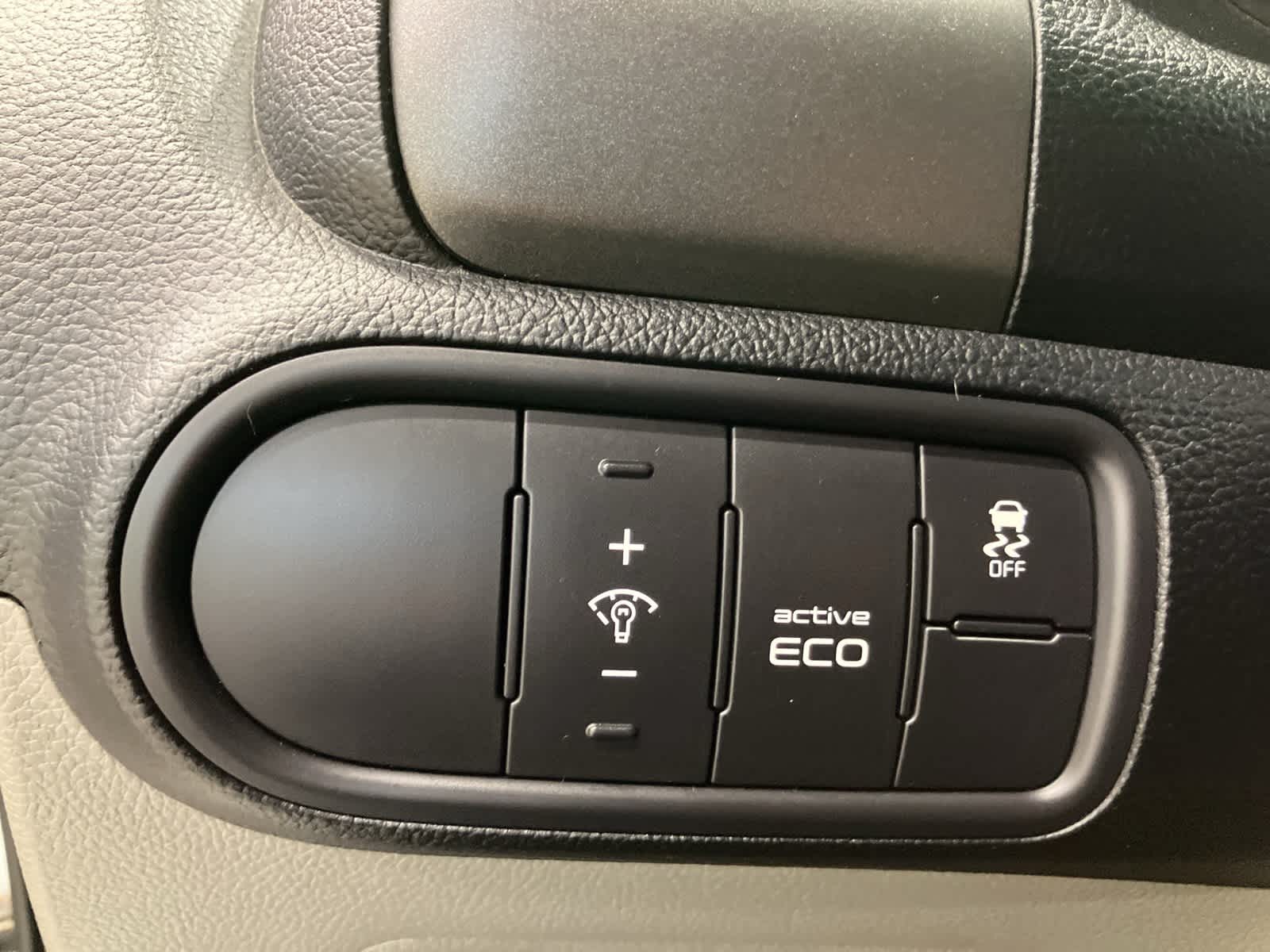 Thumbnail: 2014 Kia Forte - 13