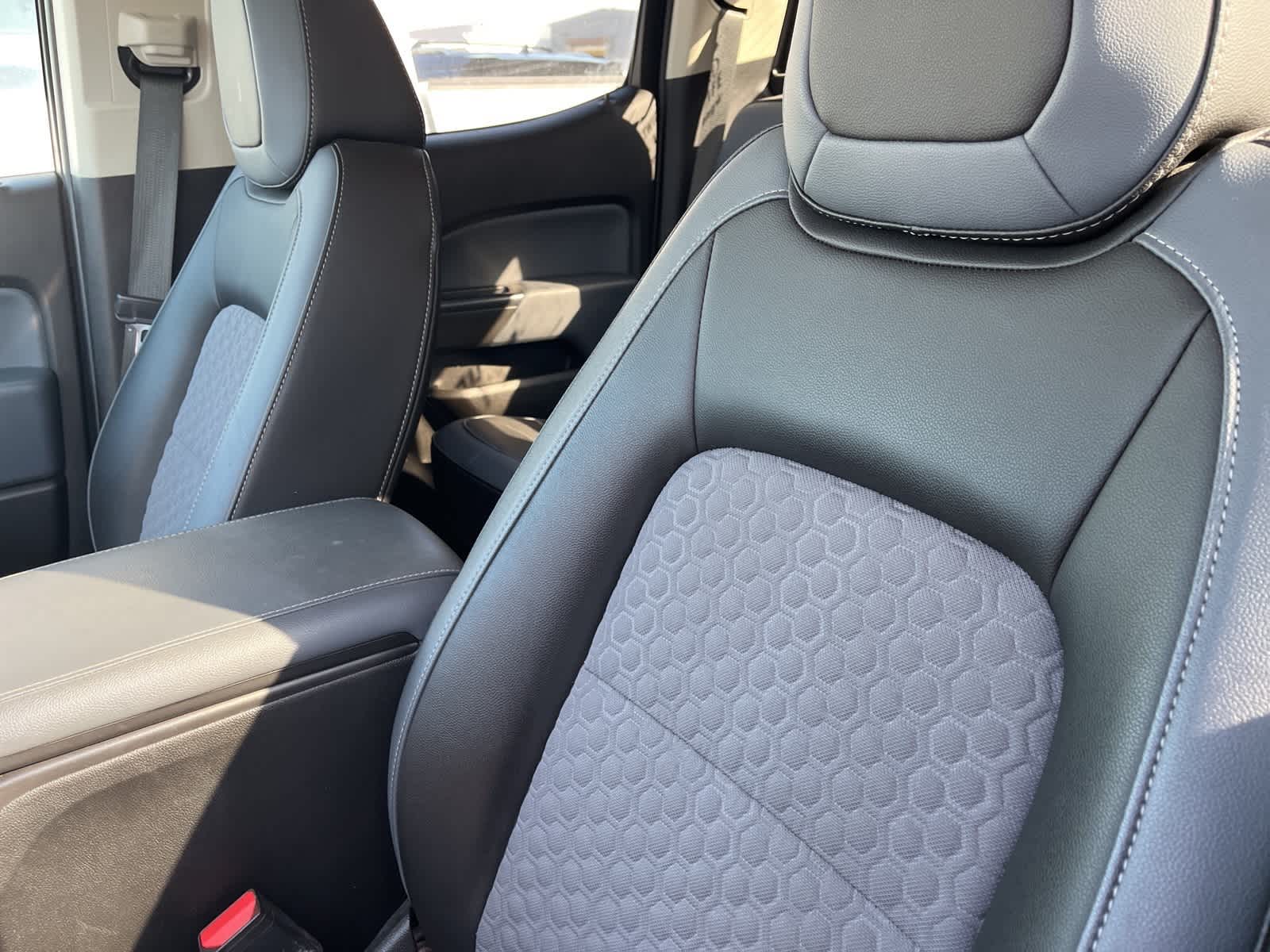 Thumbnail: 2019 Chevrolet Colorado - 23