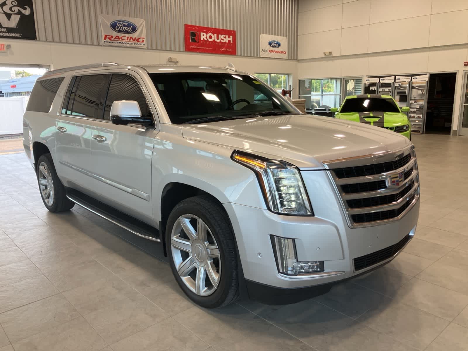 Thumbnail: 2020 Cadillac Escalade - 3
