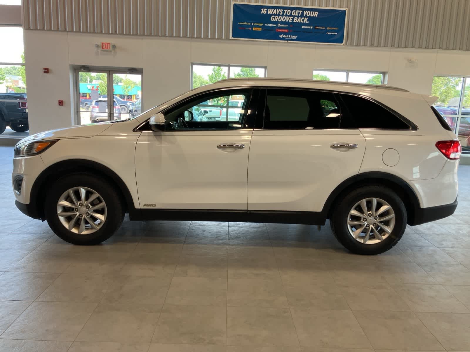 Thumbnail: 2016 Kia Sorento - 8