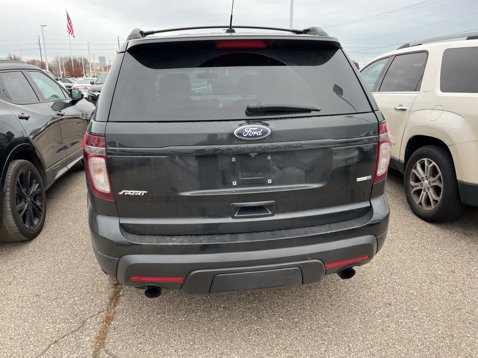 Thumbnail: 2015 Ford Explorer - 12