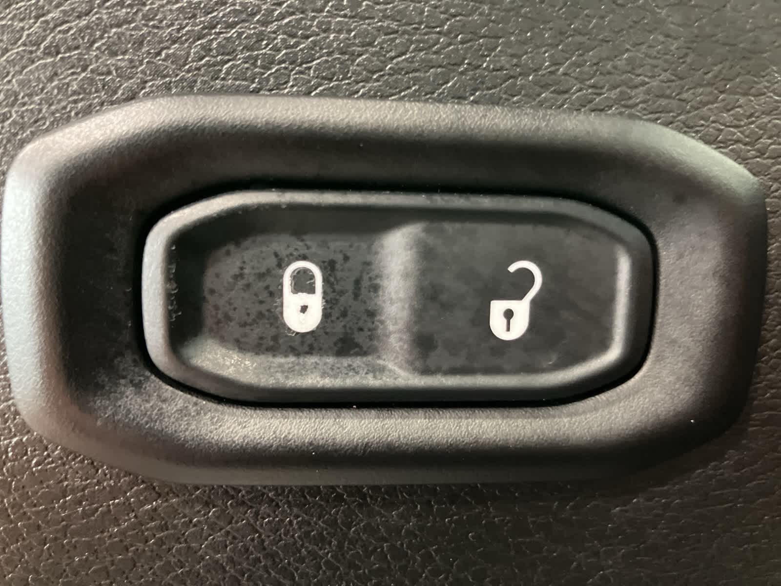 Thumbnail: 2022 Jeep Wrangler - 13