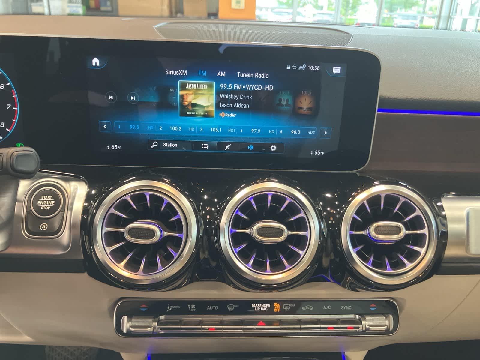 Thumbnail: 2021 Mercedes-Benz GLB - 20