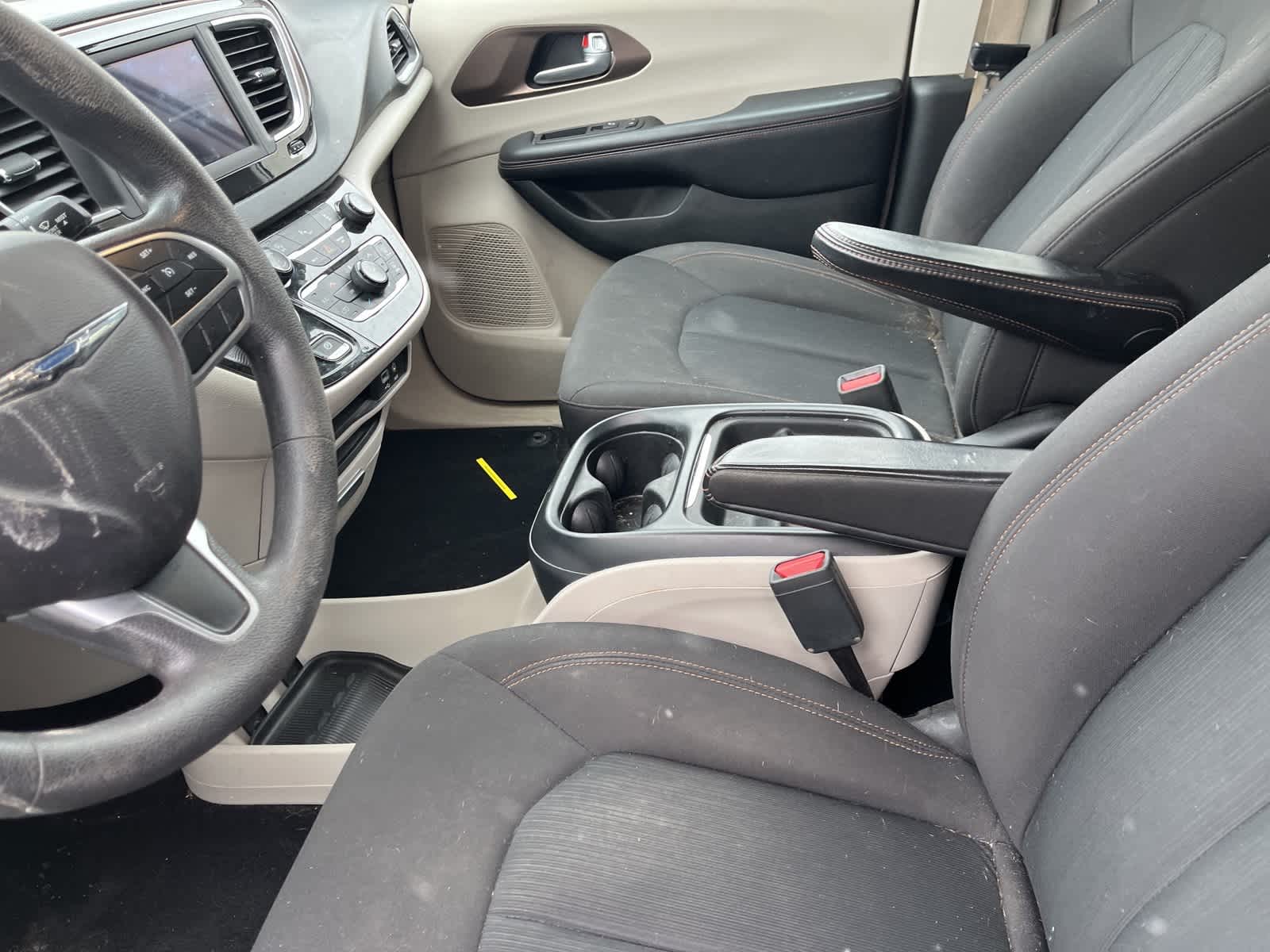 Thumbnail: 2018 Chrysler Pacifica - 25