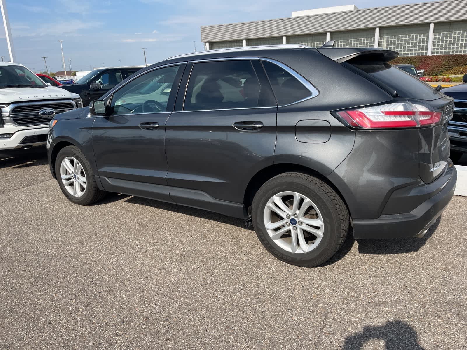 Thumbnail: 2020 Ford Edge - 8