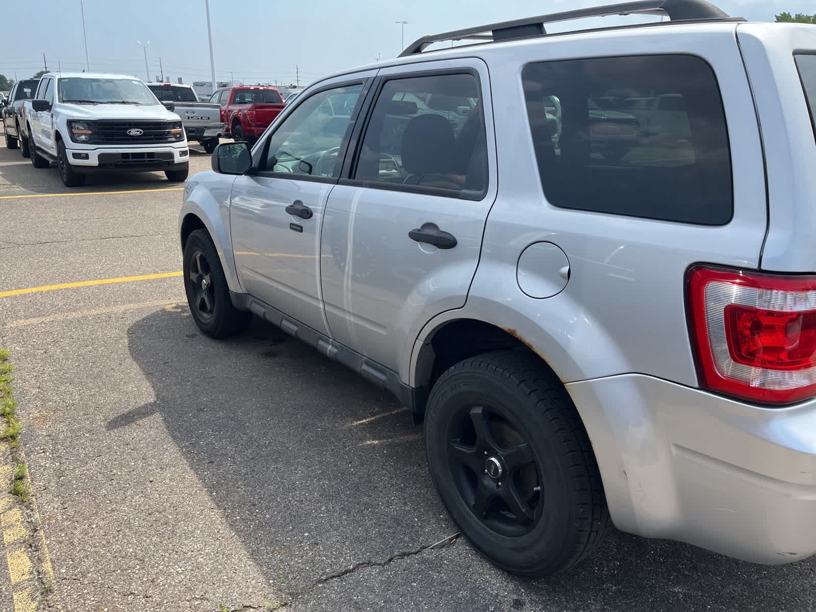 Thumbnail: 2011 Ford Escape - 9