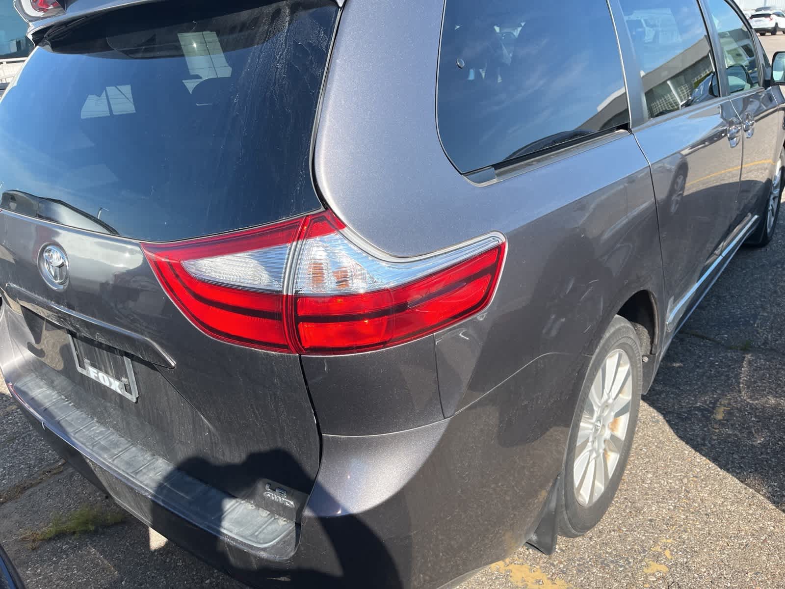 Thumbnail: 2015 Toyota Sienna - 13