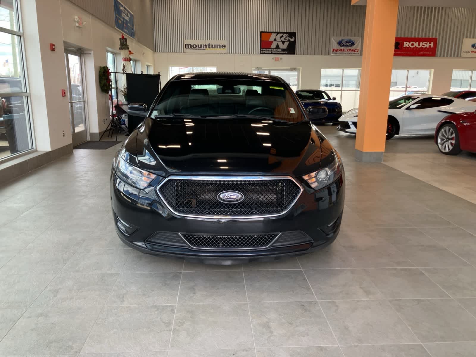 2016 Ford Taurus SHO 2