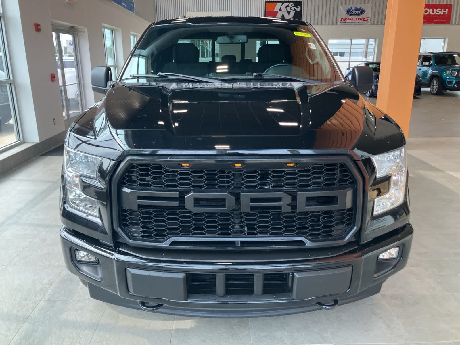 2017 Ford F-150 XLT 2