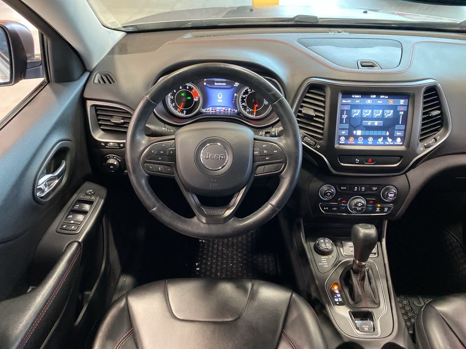 Thumbnail: 2020 Jeep Cherokee - 15