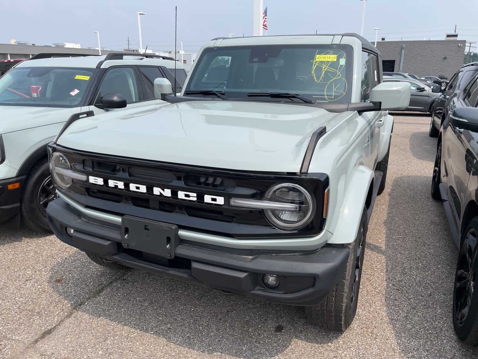 Thumbnail: 2022 Ford Bronco - 3
