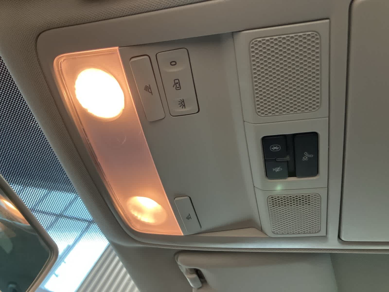 Thumbnail: 2013 Volkswagen Tiguan - 18