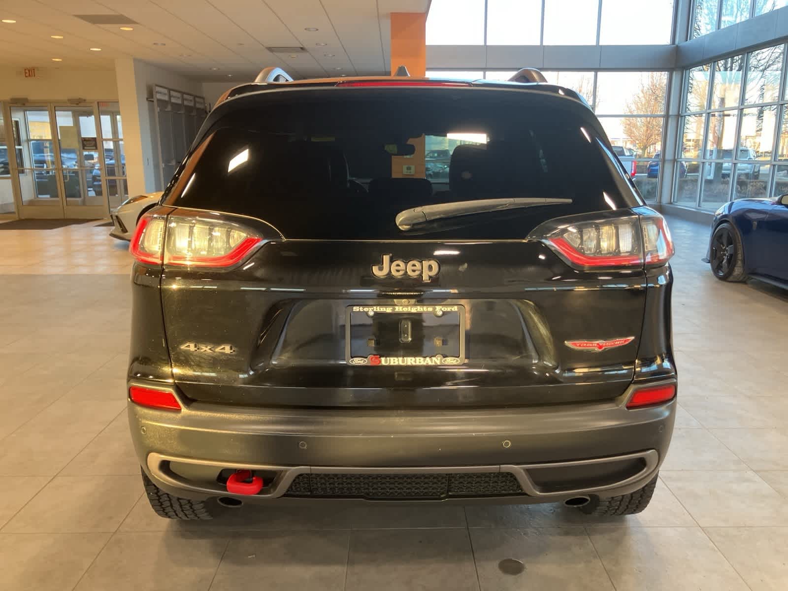 Thumbnail: 2019 Jeep Cherokee - 6