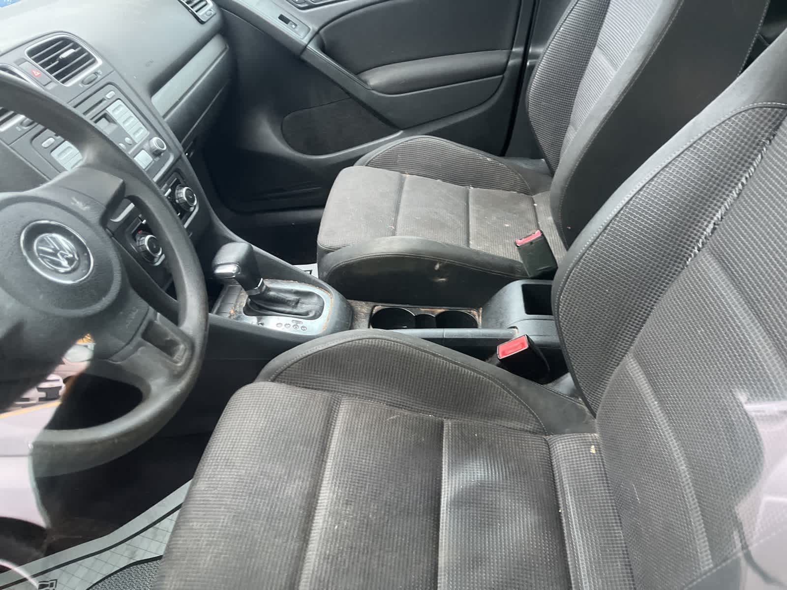 Thumbnail: 2010 Volkswagen Golf - 23