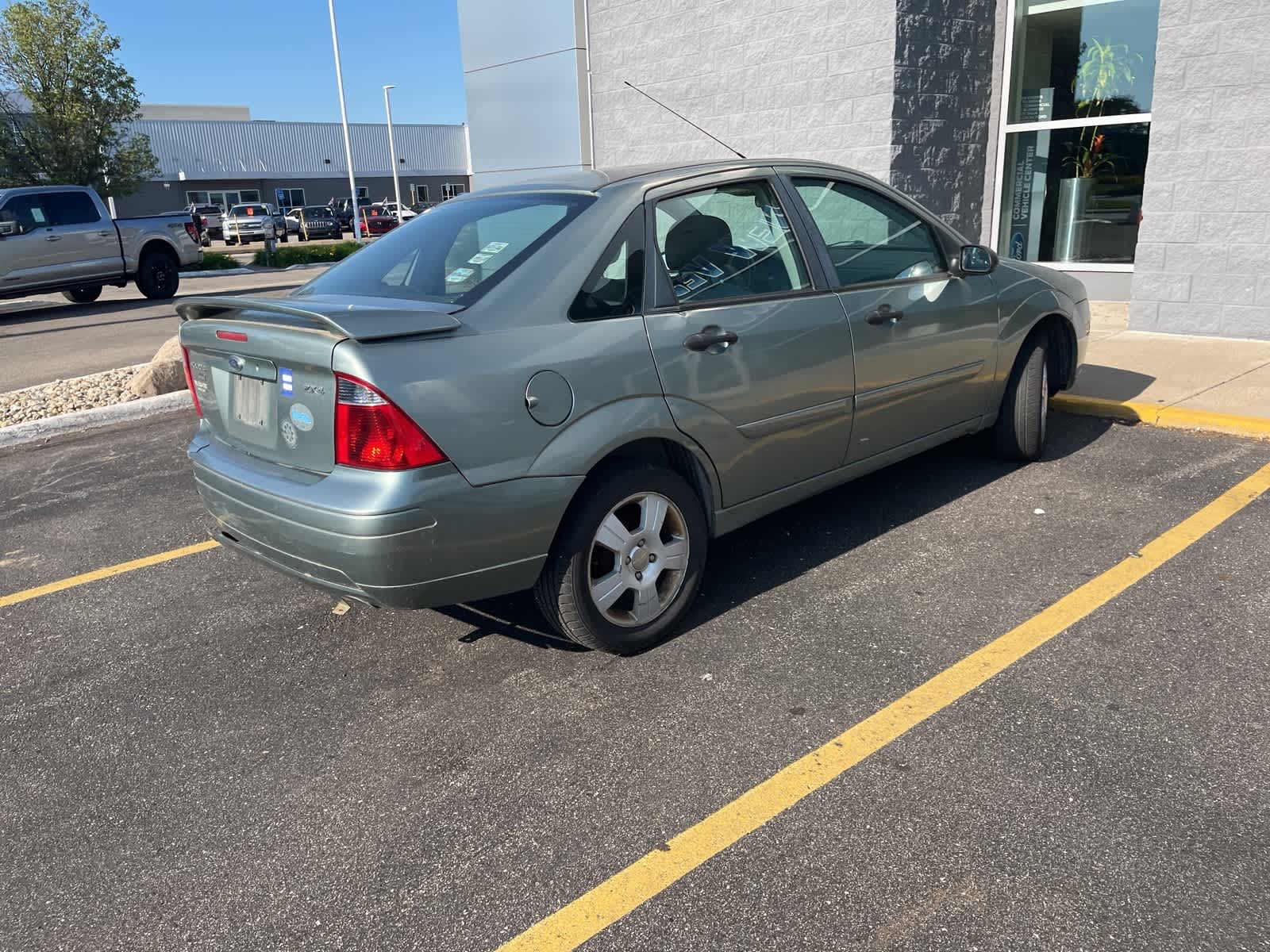 Thumbnail: 2006 Ford Focus - 12