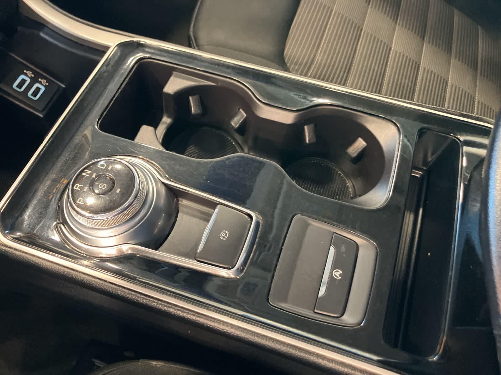 Thumbnail: 2019 Ford Edge - 15