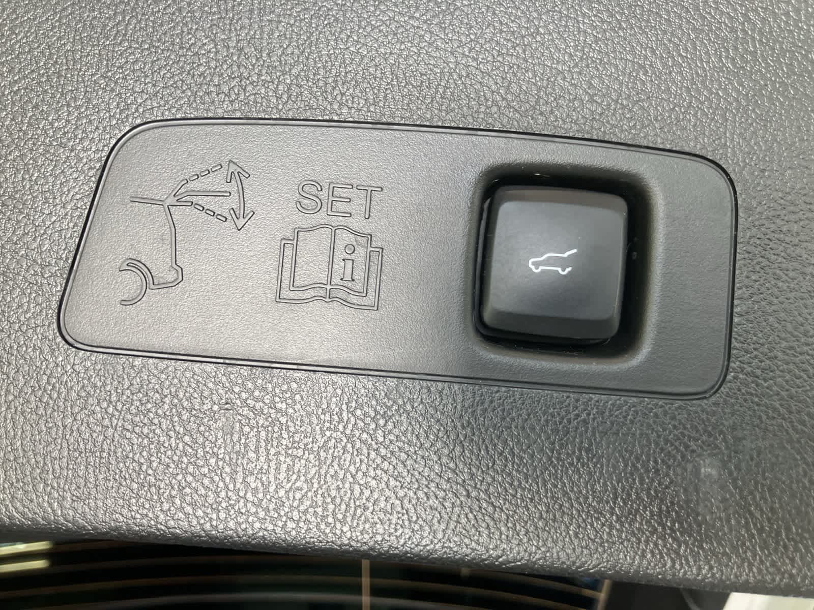 Thumbnail: 2022 Lincoln Corsair - 29