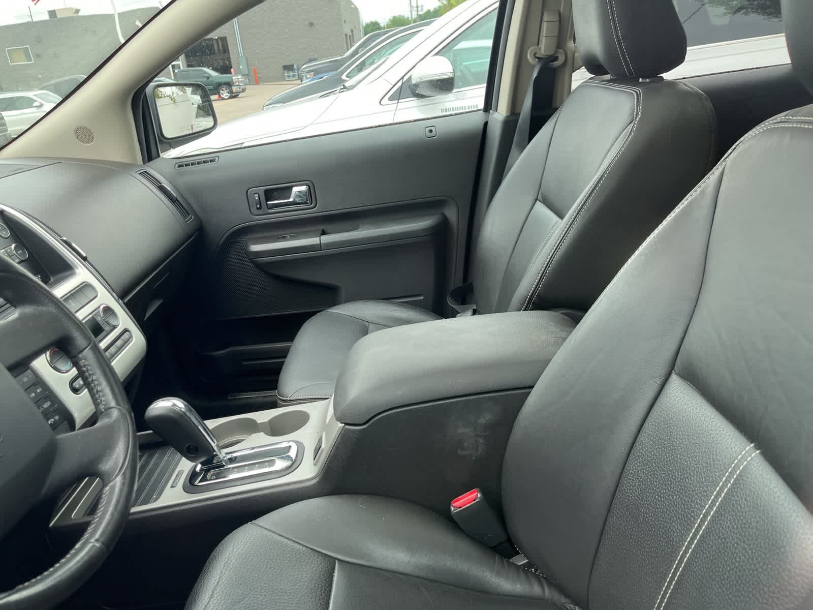 Thumbnail: 2010 Ford Edge - 26