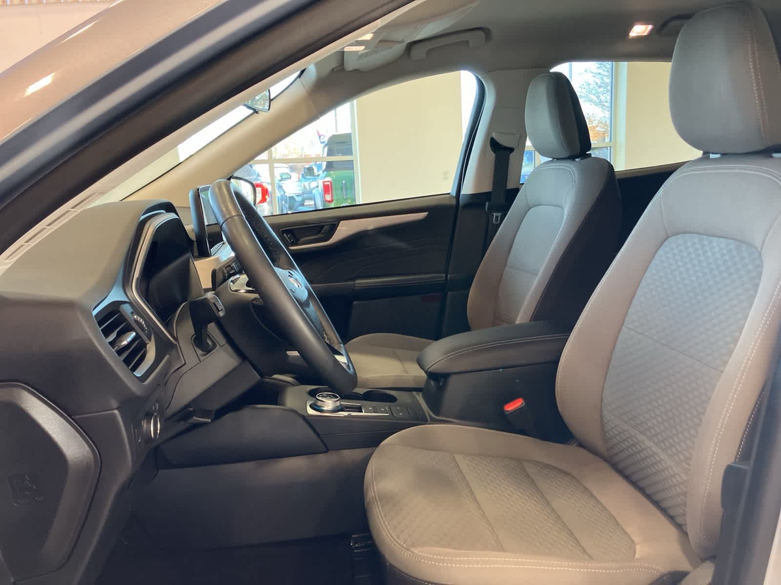 Thumbnail: 2022 Ford Escape - 10