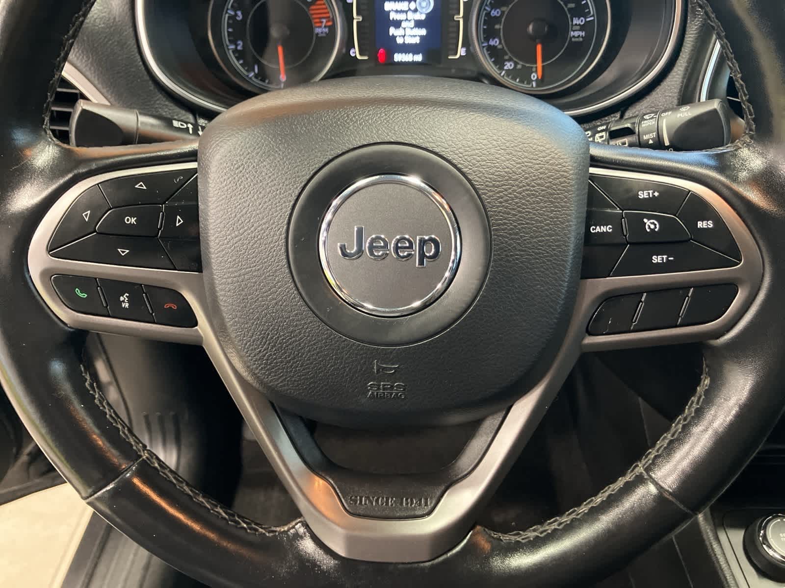 Thumbnail: 2020 Jeep Cherokee - 14