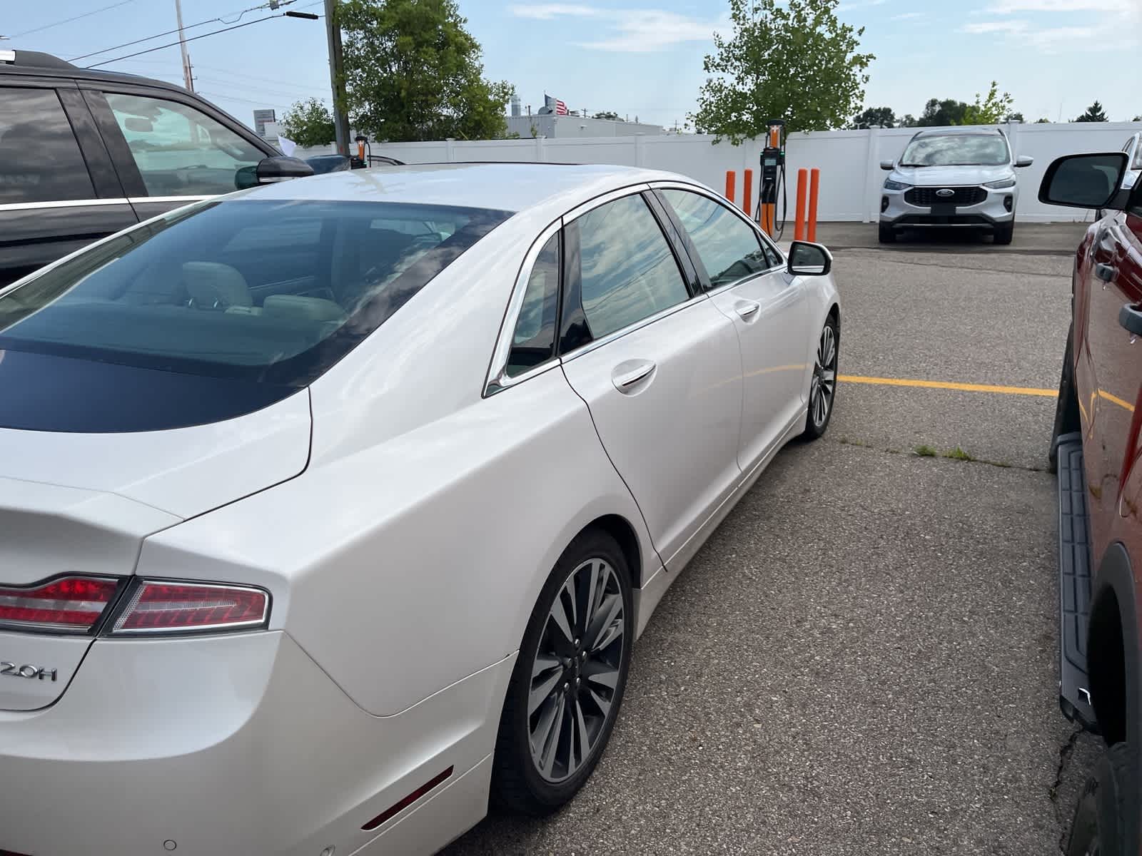 Thumbnail: 2019 Lincoln MKZ - 16