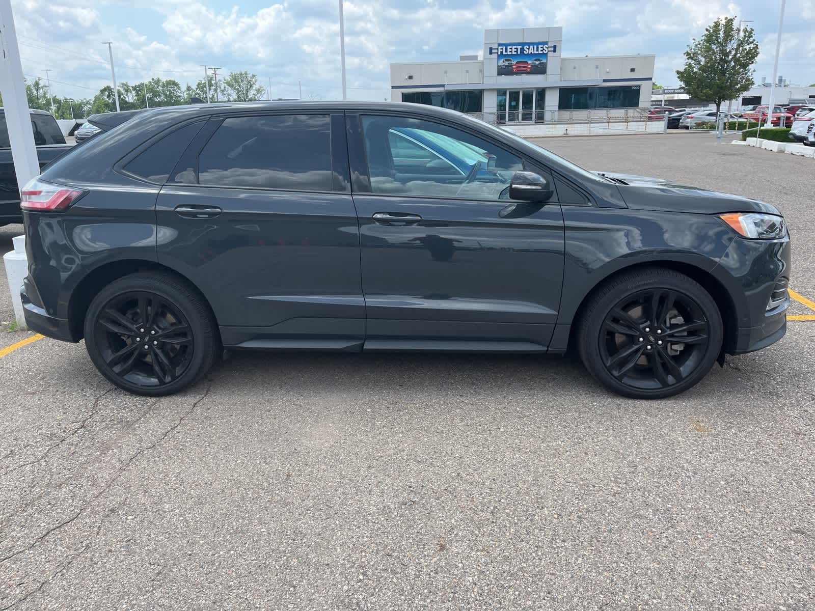 2021 Ford Edge ST 14