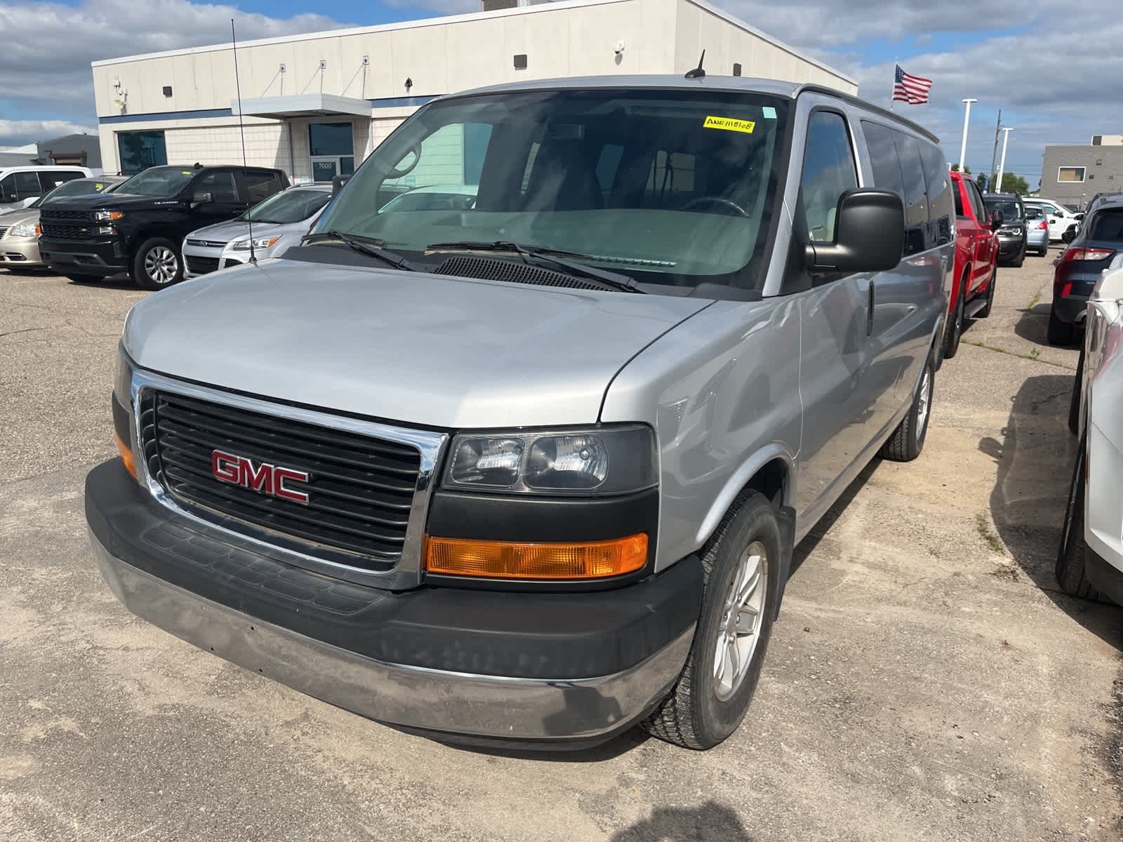 Thumbnail: 2014 GMC Savana - 3