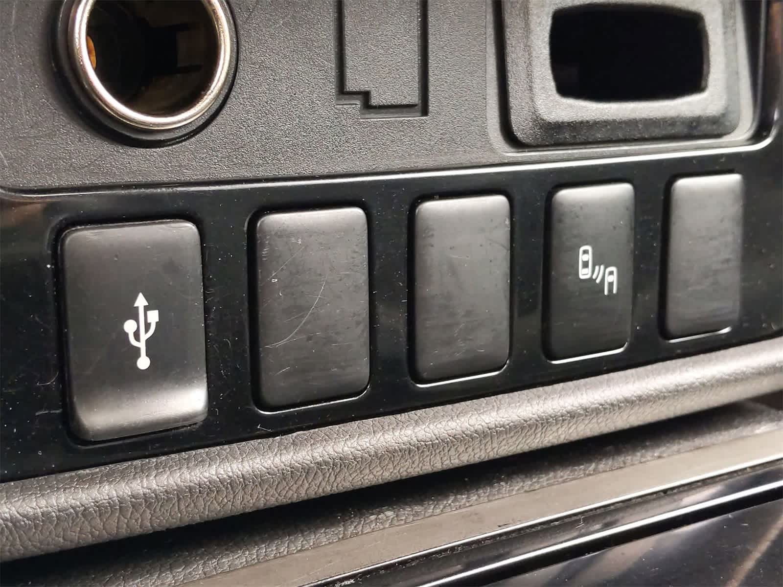 2019 Mitsubishi Outlander LE 30