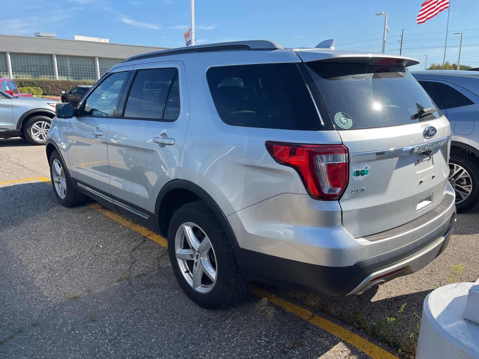 Thumbnail: 2017 Ford Explorer - 8