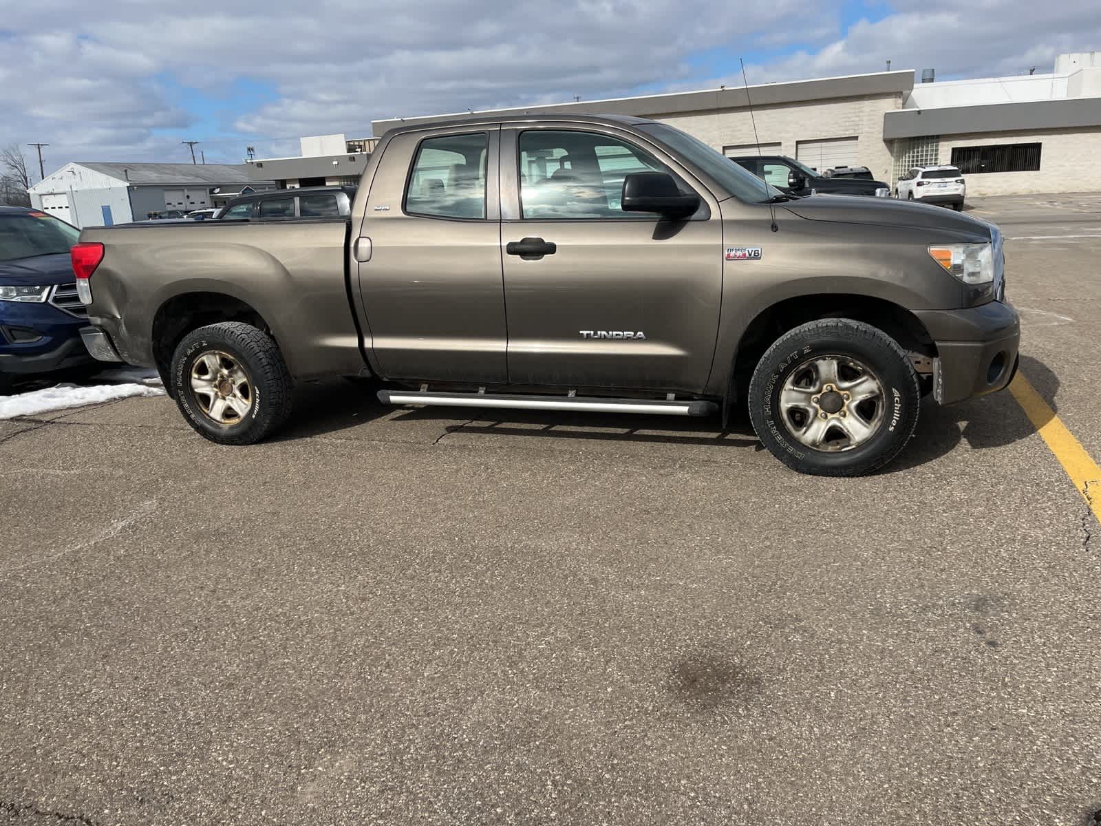 Thumbnail: 2010 Toyota Tundra - 18