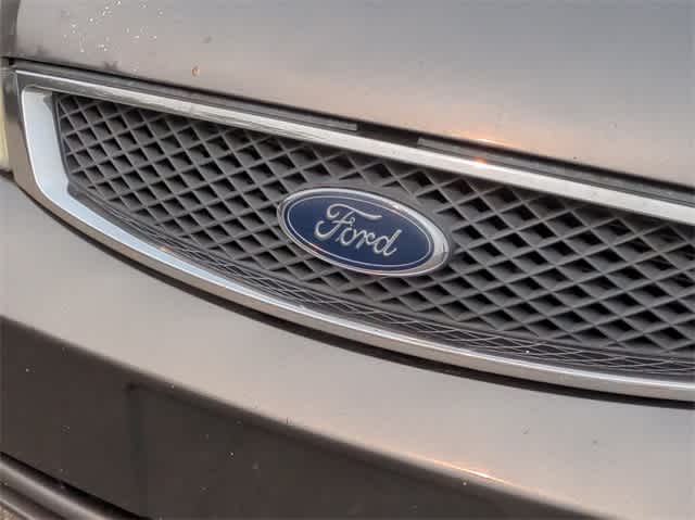 Thumbnail: 2005 Ford Focus - 12