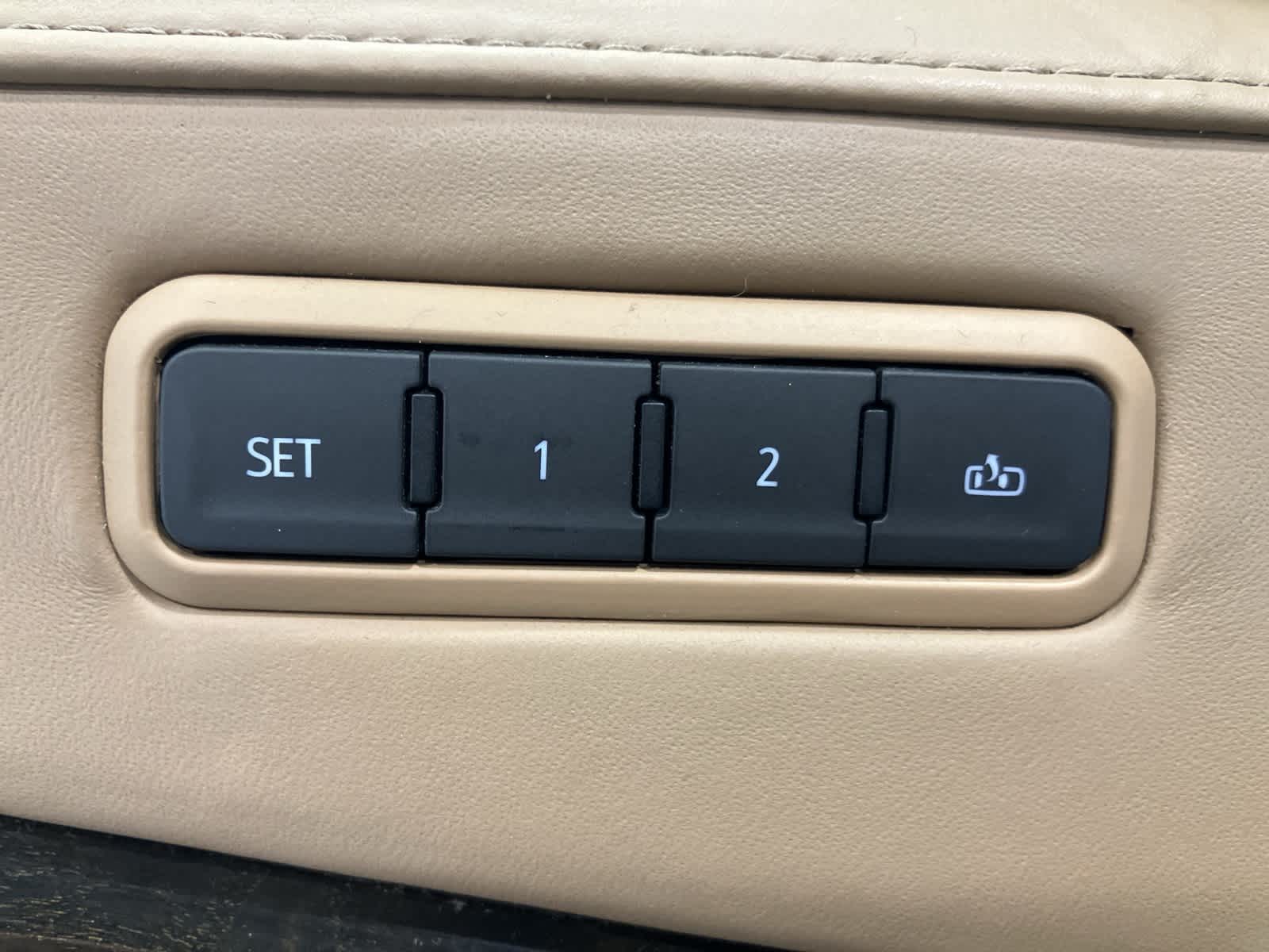 Thumbnail: 2019 Cadillac Escalade - 15