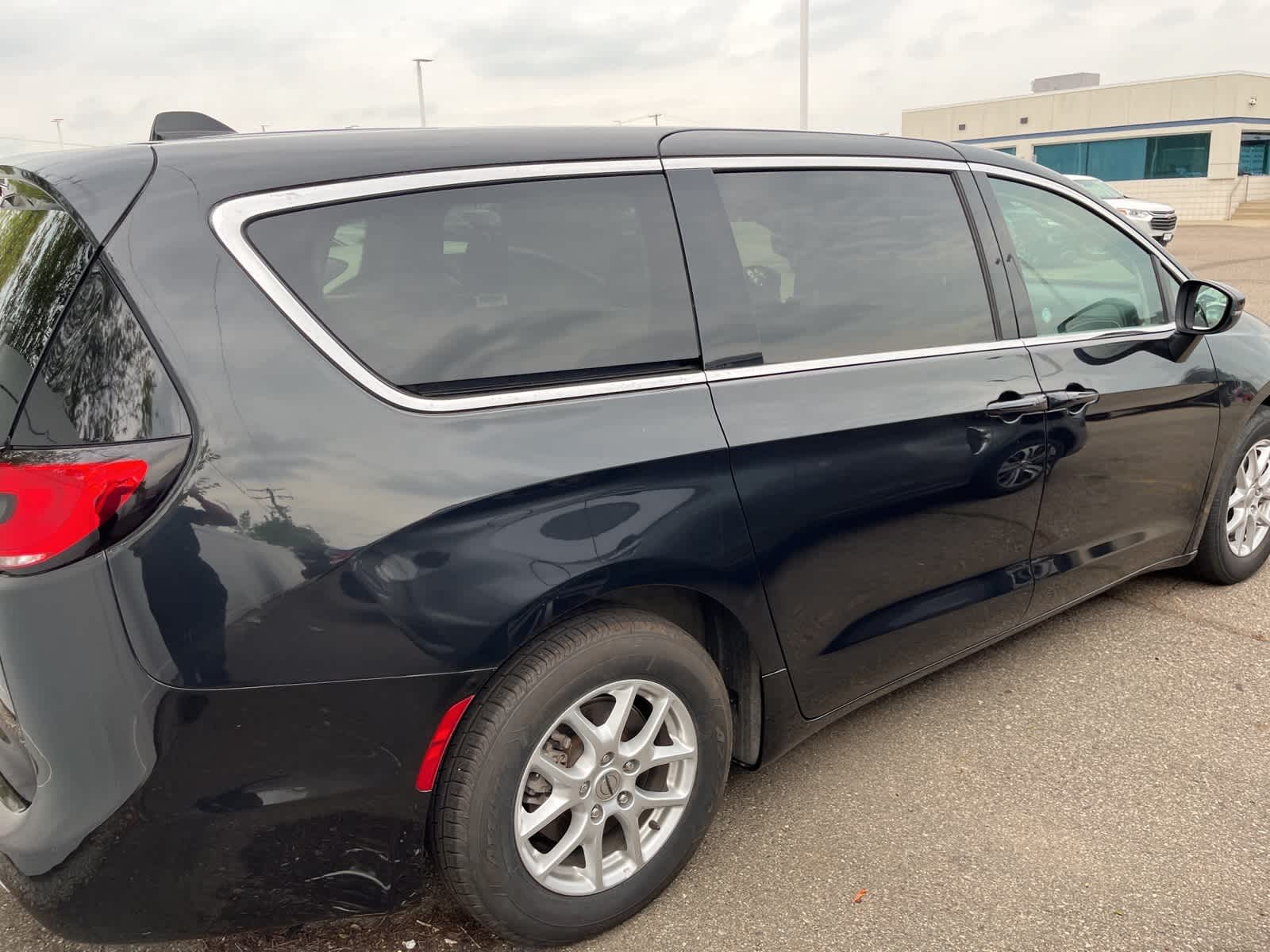 Thumbnail: 2023 Chrysler Pacifica - 14