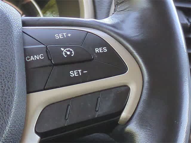 Thumbnail: 2015 Jeep Cherokee - 22