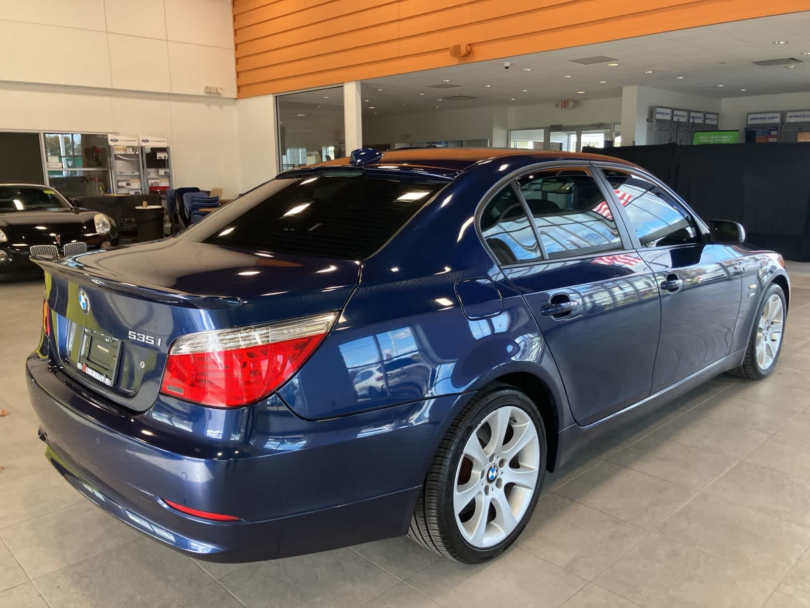 Thumbnail: 2009 BMW 5 Series - 5