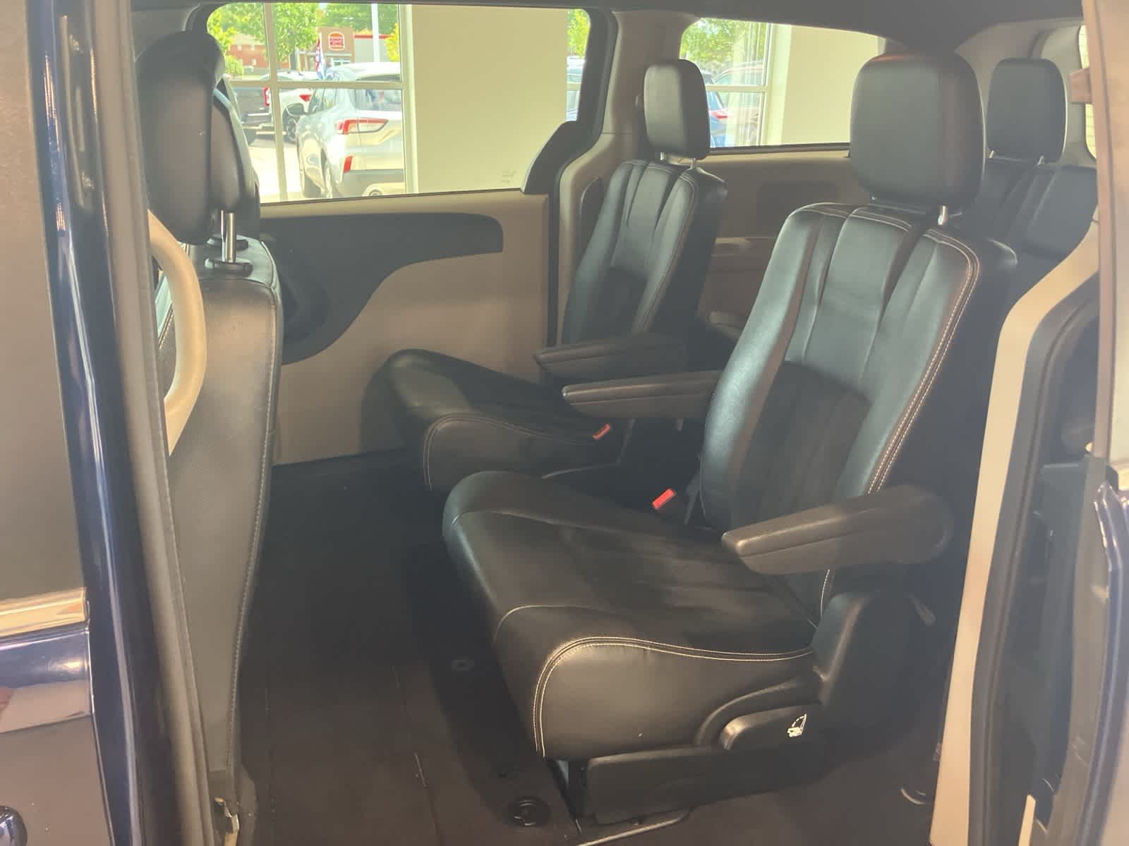 Thumbnail: 2017 Dodge Grand Caravan - 21