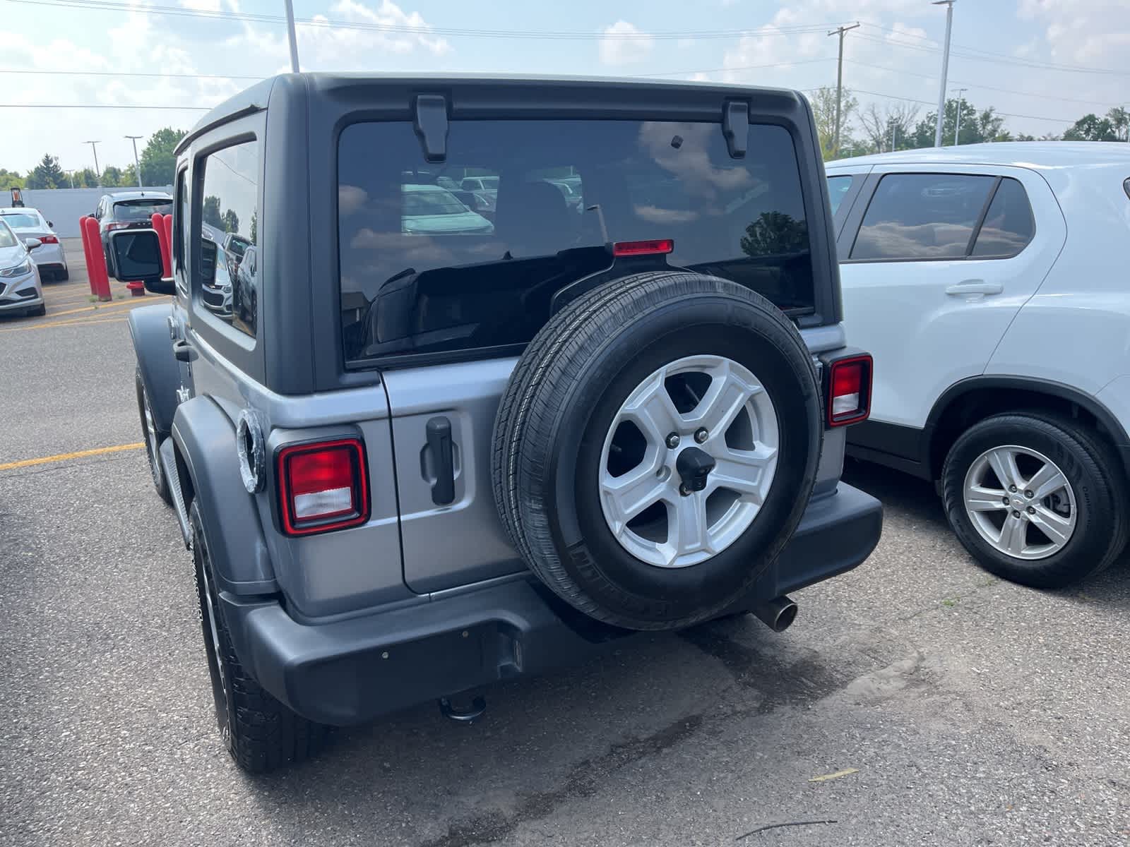 Thumbnail: 2020 Jeep Wrangler - 12